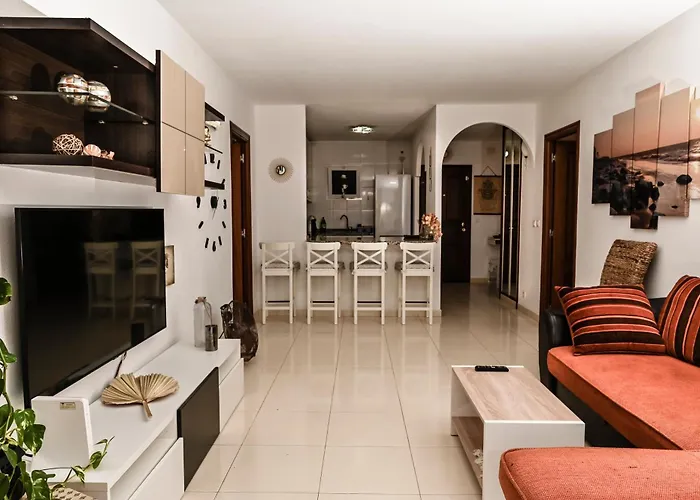 Cozy 2 Bedroom Apartment In Costa Adeje